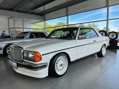 Gebraucht Mercedes 230 109 PS (80 kW) 1979 Weiß Coupé