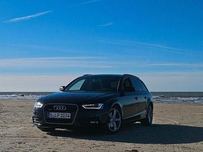 Schwarz Gebraucht 2012 Audi A4 Ambition Kombi | 11.900 € (Teuer)