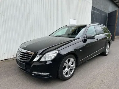 Gebraucht Mercedes E200 184 PS (135 kW) 2011 Schwarz Kombi