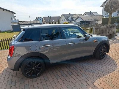 Second-hand Mini ONE 102 CP (75 kW) 2018 Gri Hatchback