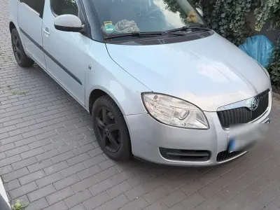 Gebraucht Skoda Roomster 77 PS (56 kW) 2009 Grau Van / Kleinbus