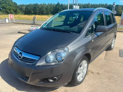 Gebraucht Opel Zafira Family 116 PS (85 kW) 2012 Grau Van / Kleinbus