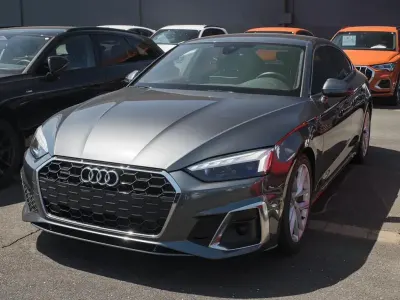Gebraucht Audi A5 Sportback S-Line 204 PS (150 kW) 2023 Daytonagrau perleffekt Kleinwagen