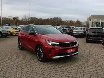 Gebraucht Opel Grandland X Ultimate 181 PS (133 kW) 2022 Rot SUV