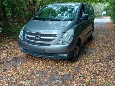 Gebraucht Hyundai H-1 136 PS (100 kW) 2012 Grau Van / Kleinbus