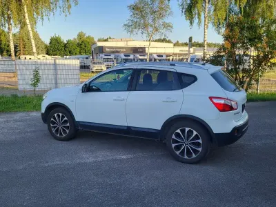 Gebraucht Nissan Qashqai Acenta 117 PS (86 kW) 2013 Weiß SUV