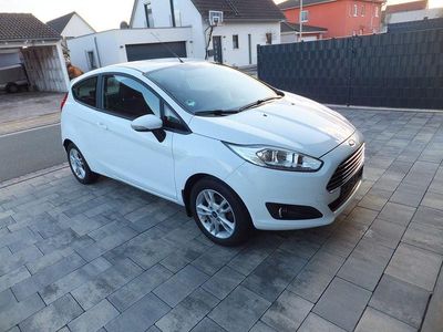 Gebraucht Ford Fiesta SYNC Edition 82 PS (60 kW) 2015 Weiß Kleinwagen