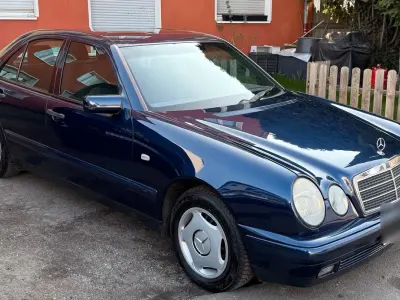 Gebraucht Mercedes E200 Classic 136 PS (100 kW) 1996 Blau Limousine