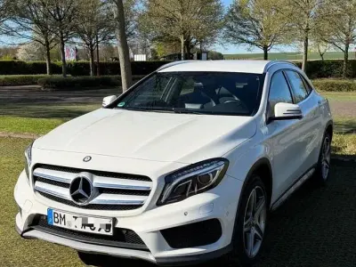 Gebraucht Mercedes GLA200 StreetStyle 156 PS (114 kW) 2015 Weiß SUV