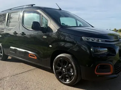 Gebraucht Citroën Berlingo XTR 131 PS (96 kW) 2020 Schwarz Van / Kleinbus
