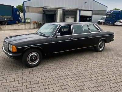 Gebraucht Mercedes 250 140 PS (102 kW) 1979 Schwarz Limousine