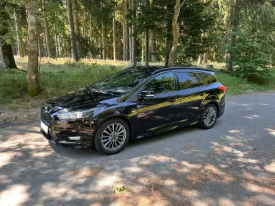 Gebraucht Ford Focus ST-Line 140 PS (102 kW) 2018 Schwarz Kombi