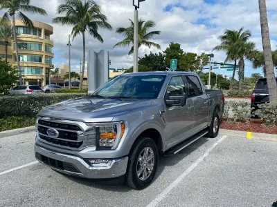 Gebraucht Ford F-150 XLT 329 PS (241 kW) 2021 Silber Pickup