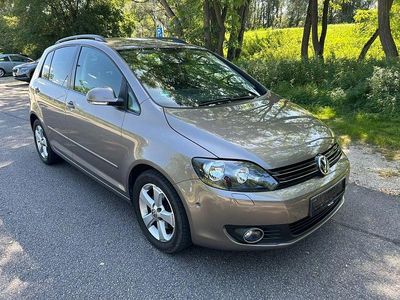 Beige Gebraucht 2011 VW Golf Plus Cross Van / Kleinbus | 8.700 € (Etwas zu teuer)