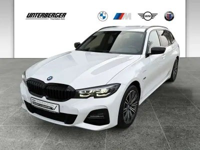 Gebraucht BMW 320e Sport Line 204 PS (150 kW) 2022 Alpinweiß uni Kombi