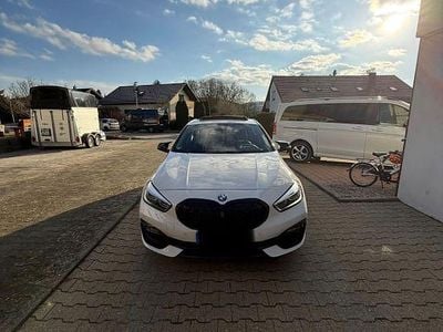 Usata BMW 118 Sport Line 140 CV (102 kW) 2020 Bianco Utilitaria