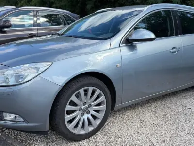 Gebraucht Opel Insignia 118 PS (86 kW) 2012 Silber Kombi