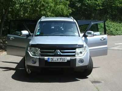 Gebraucht Mitsubishi Pajero Intense 170 PS (125 kW) 2007 Silber SUV