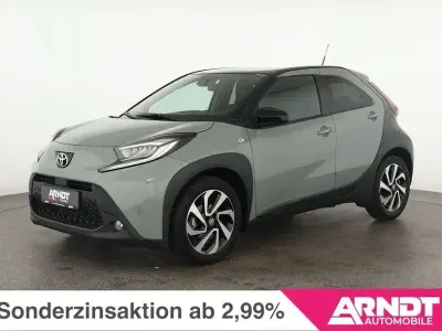 Gebraucht Toyota Aygo X Team 72 PS (52 kW) 2024 Urban khaki/ night sky black SUV