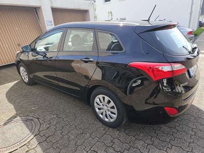 gebraucht Hyundai i30 i30blue Kombi 1.6 CRDi Classic Navigation