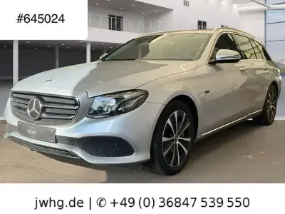 Gebraucht Mercedes E300 Avantgarde 306 PS (225 kW) 2019 Iridiumsilber  metalliclack Kombi