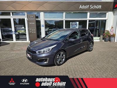 Grau Gebraucht 2016 Kia Ceed Spirit Kleinwagen | 14.699 € (Teuer)