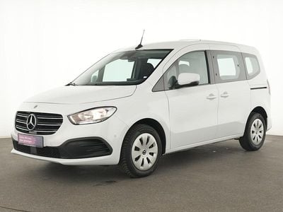 Gebraucht Mercedes T180 131 PS (96 kW) 2024 Arktikweiss Van / Kleinbus