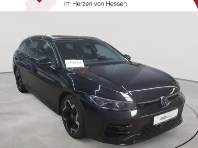 Gebraucht VW Passat R-line 150 PS (110 kW) 2025 Schwarz Kombi