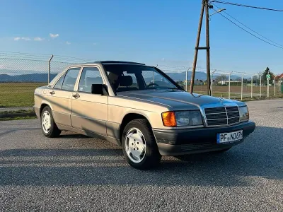Gebraucht Mercedes 190 75 PS (55 kW) 1990 Gold Limousine