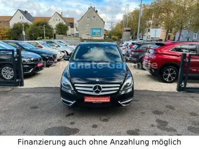 Gebraucht Mercedes B180 122 PS (89 kW) 2013 Schwarz Kleinwagen
