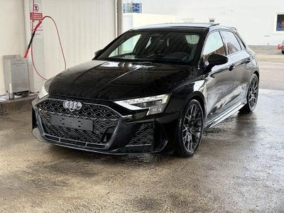 Neu Audi RS3 Sport 400 PS (294 kW) 2026 Schwarz Limousine