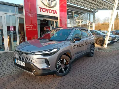 Gebraucht Toyota Corolla Cross 178 PS (130 kW) 2025 Metal stream silver metallic SUV