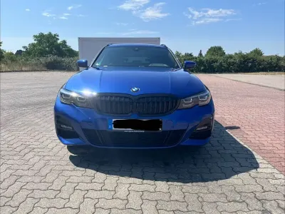 Gebraucht BMW 330e M Sport 292 PS (214 kW) 2022 Blau Kombi