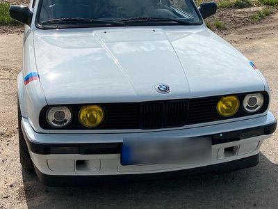 Gebraucht BMW 318 140 PS (102 kW) 1989 Weiß Coupé