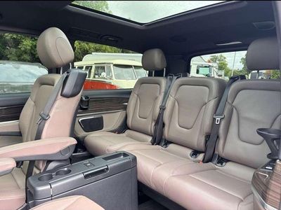 Gebraucht Mercedes V300 Avantgarde Edition 237 PS (174 kW) 2023 Van / Kleinbus