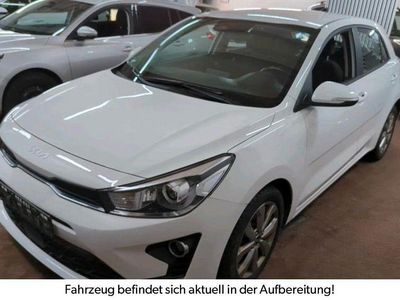 Gebraucht Kia Rio Vision 101 PS (74 kW) 2022 Weiß Limousine