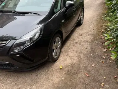 Gebraucht Opel Zafira Tourer Innovation 131 PS (96 kW) 2012 Schwarz Van / Kleinbus