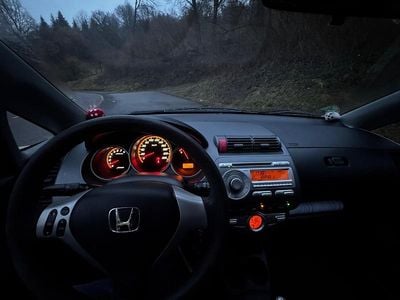 Gebraucht Honda Jazz 83 PS (61 kW) 2005 Rot Kleinwagen