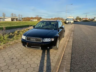 Gebraucht Audi A4 131 PS (96 kW) 2002 Schwarz Kombi