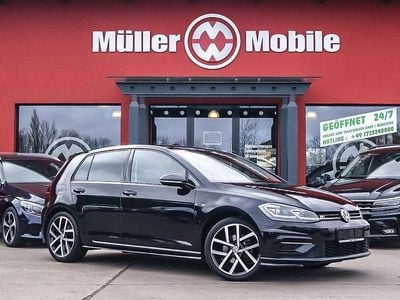 Gebraucht VW Golf VII R-line 125 PS (91 kW) 2018 Deepblack perleffect Limousine