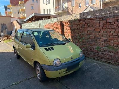 Second-hand Renault Twingo 75 CP (55 kW) 2002 Galben Hatchback