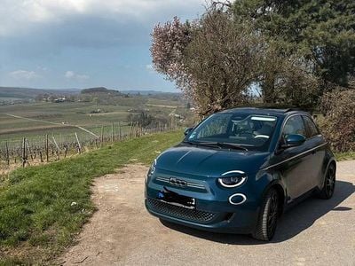 Gebraucht Fiat 500e La Prima 86 kW (118 PS) 2022 Grün Kleinwagen