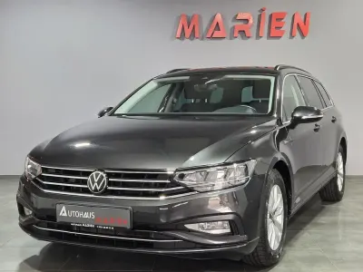 Gebraucht VW Passat 150 PS (110 kW) 2024 Grau Kombi