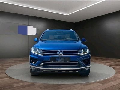 Blau Gebraucht 2016 VW Touareg SUV | 27.500 € (Fairer Preis)
