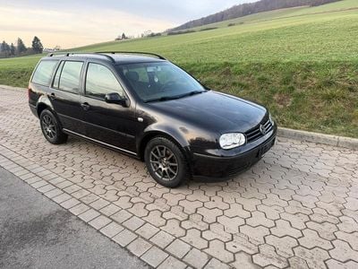 Schwarz Gebraucht 2002 VW Golf IV Kombi | 2.000 € (Fairer Preis)