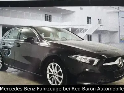 Gebraucht Mercedes A180 116 PS (85 kW) 2021 Schwarz Limousine