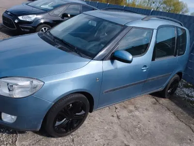 Second-hand Skoda Roomster Style 105 CP (77 kW) 2007 Albastru Monovolum
