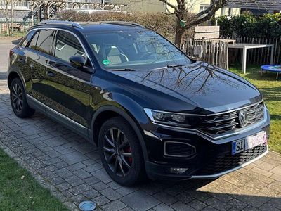 Second-hand VW T-Roc Style 150 CP (110 kW) 2019 Negru SUV