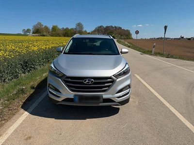 Gebraucht Hyundai Tucson 116 PS (85 kW) 2017 Grau SUV