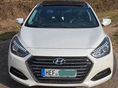 Gebraucht Hyundai i40 Premium 141 PS (103 kW) 2016 Weiß Kombi
